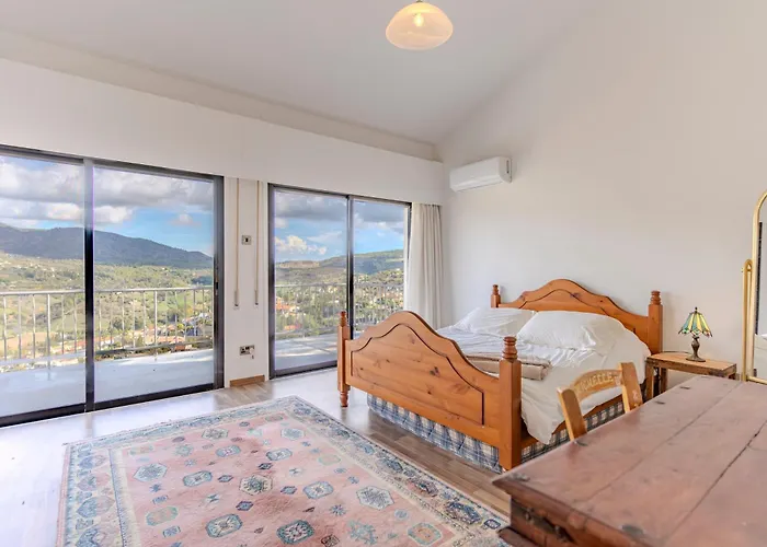 Great - Amazing Views Vila