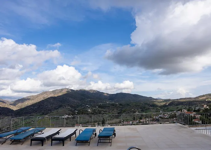 Great - Amazing Views Vila Lemesos